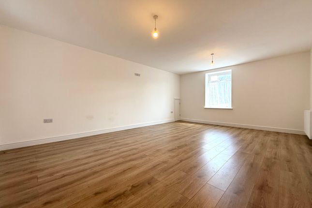 10 Duke Street, Aberdare photo 3