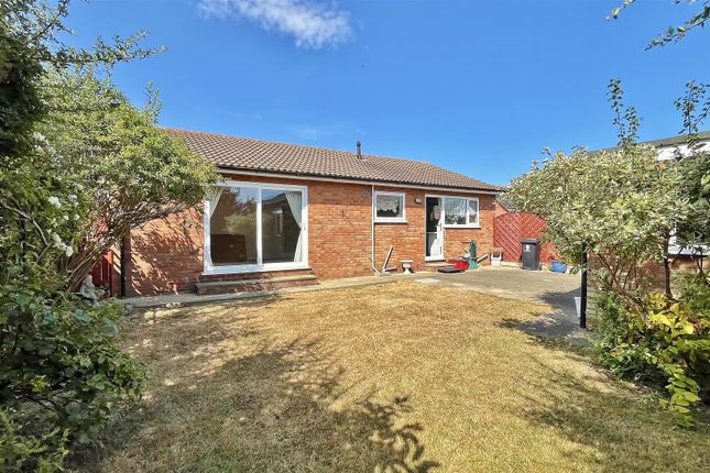 19, Laxton Grove, Great Holland photo 4