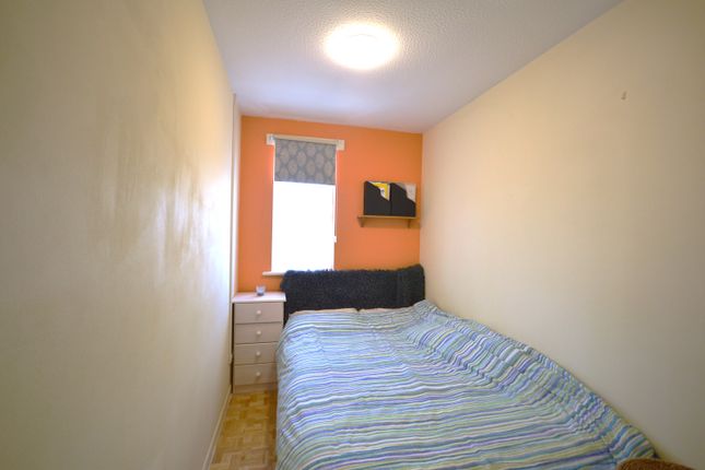 74, Pempath Place, Wembley photo 3