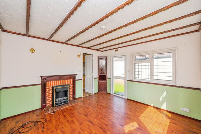 132, Sunflower Close, Derby photo 2