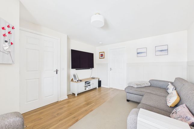 83 Locomotive Drive, Larkhall photo 2
