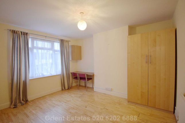 Flat to rent in Clovelly Ave, Colindale
