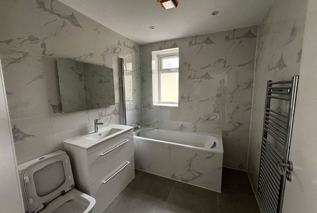 Flat 5, 30, Chapel Road, West Sussex photo 4