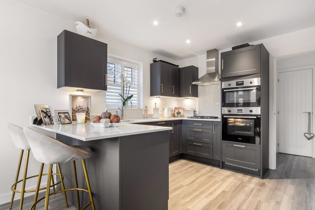 32, Elizabeth Gardens, Goffs Oak photo 4