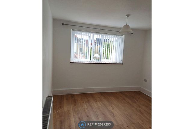 Bedroom 5 (Upstairs)