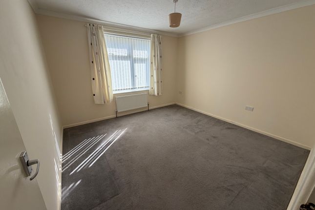 106, Clacton-on-Sea photo 2
