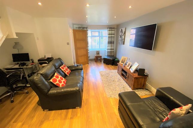 11, Birchtrees Croft, Birmingham photo 2