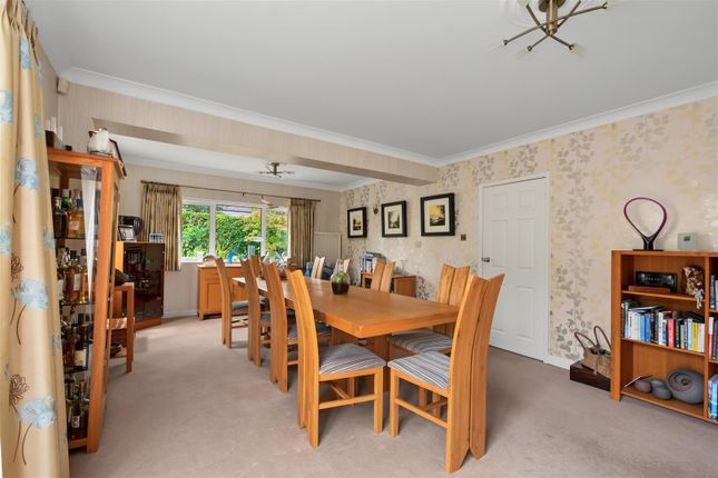 1, Dormy Close, Bramcote Nottingham photo 3