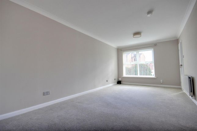 37, Marchant Close, Beverley photo 2