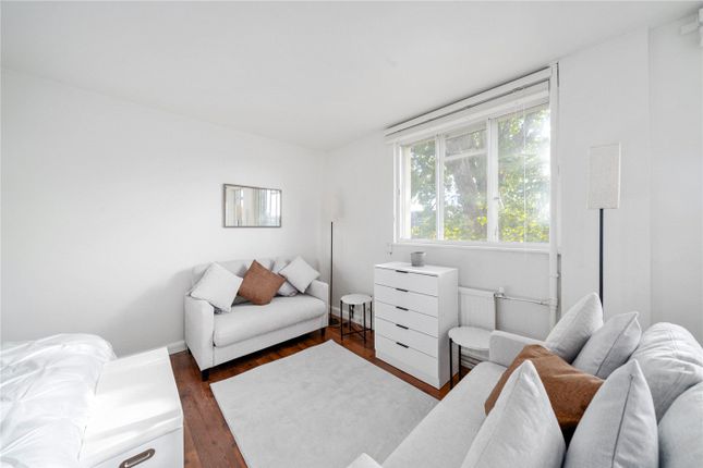 Harwood Court, London photo 4