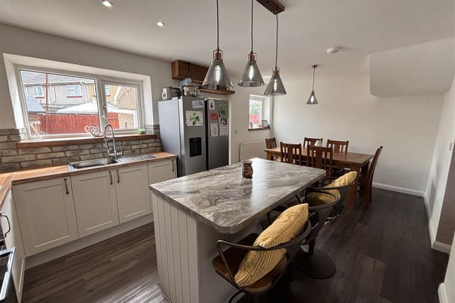 27, Martin Road, Llanelli photo 2