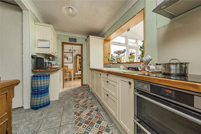 9, Bazalgette Gardens, New Malden photo 4