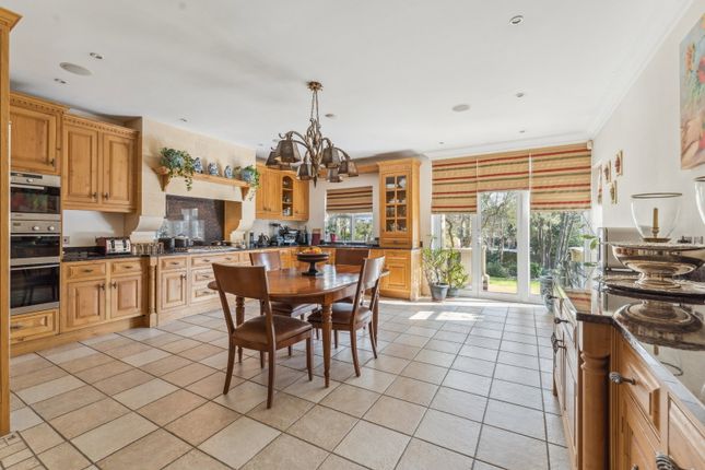 6, Copse Close, Northwood photo 4