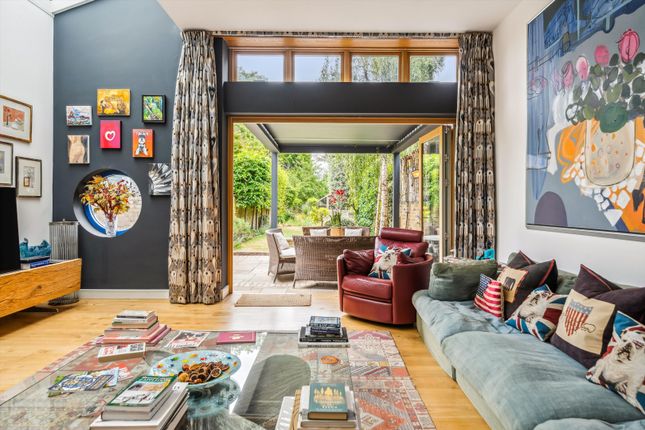 17a, Brodrick Road, London photo 2