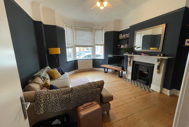 Thumbnail Flat to rent in Claude Road, Roath