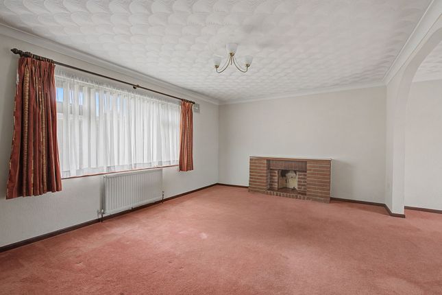 11 Throstlenest, Peterborough photo 3