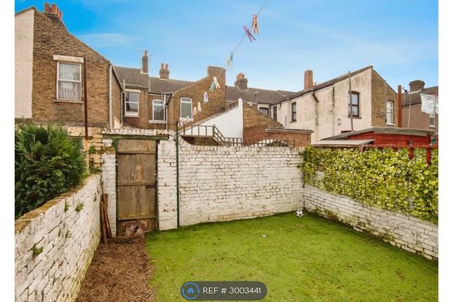 Flat   Invicta Road, Sheerness photo 3