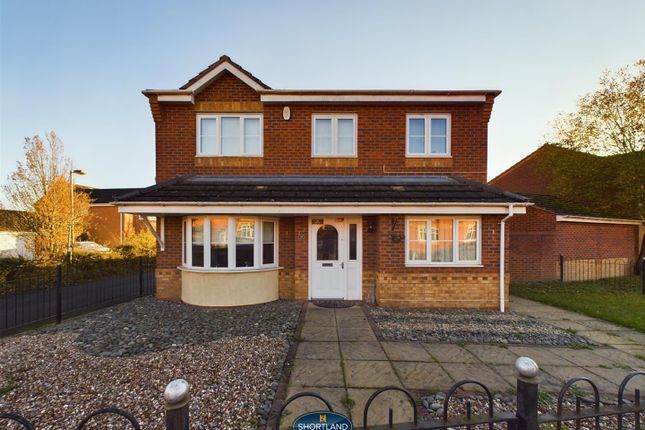 Detached house to rent in Water Lily Way, Nuneaton
