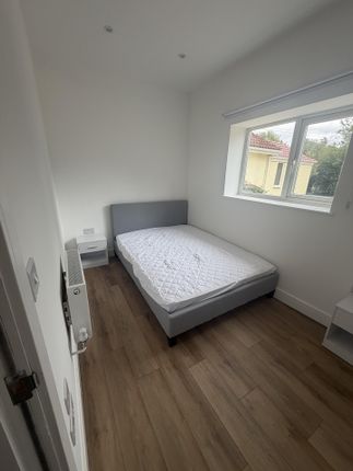 Room 2,  49 Delph Road, Spalding photo 4
