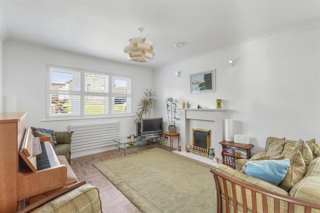 1, Hillside Close, Addingham photo 3