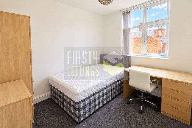 Clarendon Park Road, Leicester photo 4