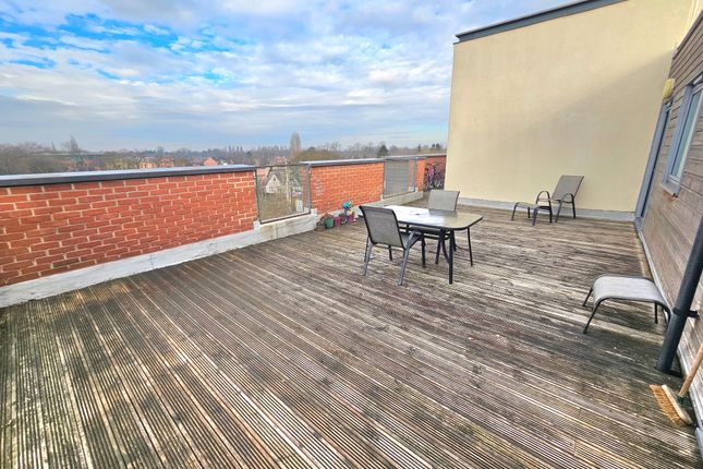 Apt 39, Manchester photo 4