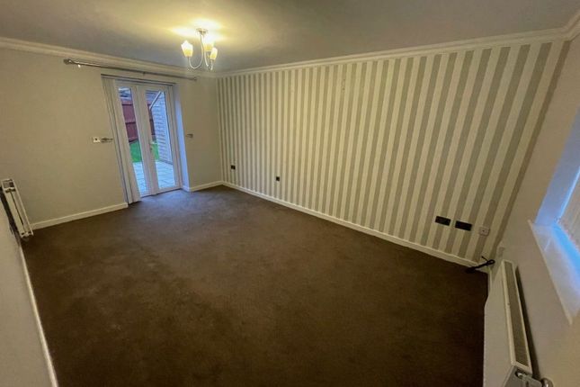 19, Smirthwaite Street, Burnley photo 3