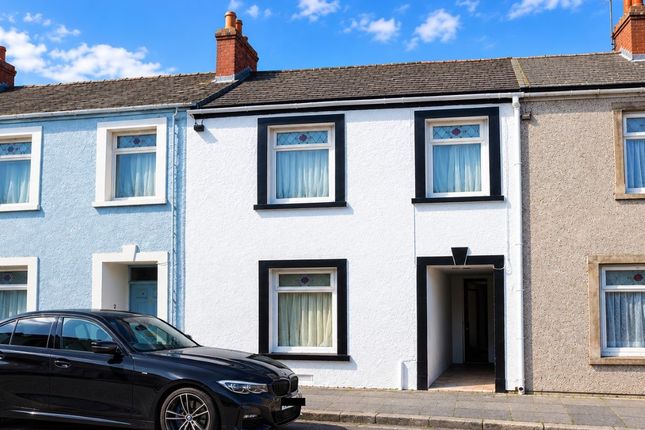 3-bed terraced on 53, Waterloo Road, Milford Haven, £35,000
