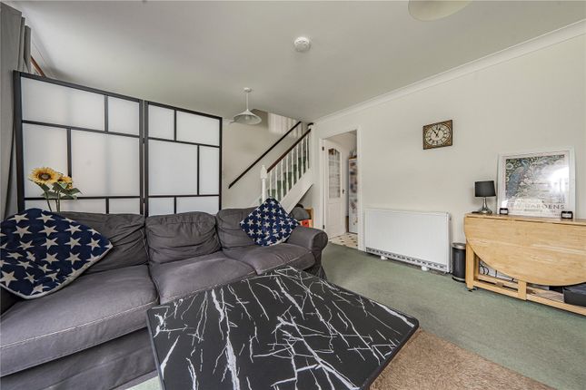 14, Norwood Close, Twickenham photo 4