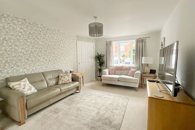1 Argent Close, Crewe photo 2