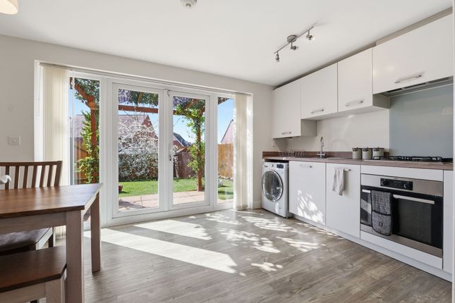 4 Strathy Close, Leicester photo 3