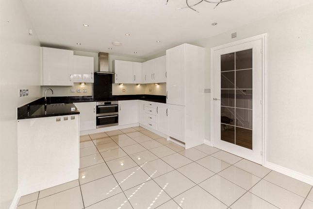 58, Furrow Close, Upton-Upon-Severn photo 3