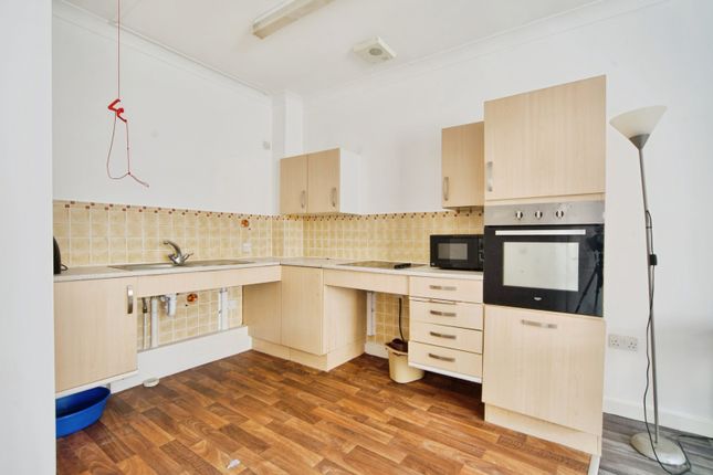 Flat 1, Hedgerow Court, 27, Nelson Street, London photo 4