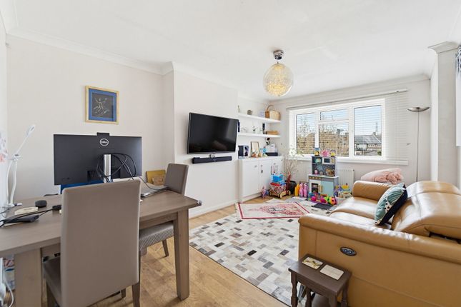 6, Royston Road, West Byfleet photo 2