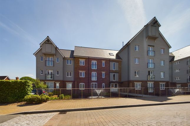 Flat for sale in The Boulevard, Horsham