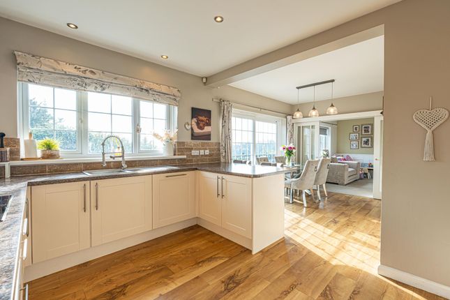 26 Cotswold Way, Newport photo 2