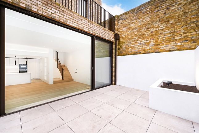 Thumbnail Terraced house to rent in Walcot Mews, Walcot Square, London