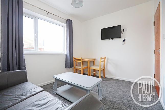 Flat to rent in Maidstone Road, Lowestoft