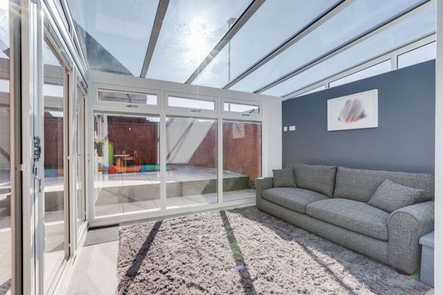 1 Topaz Crescent, Sutton-In-Ashfield photo 4