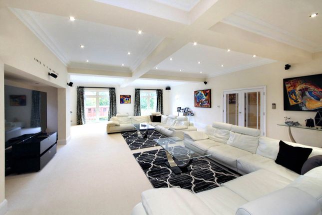 5 Aston House photo 4