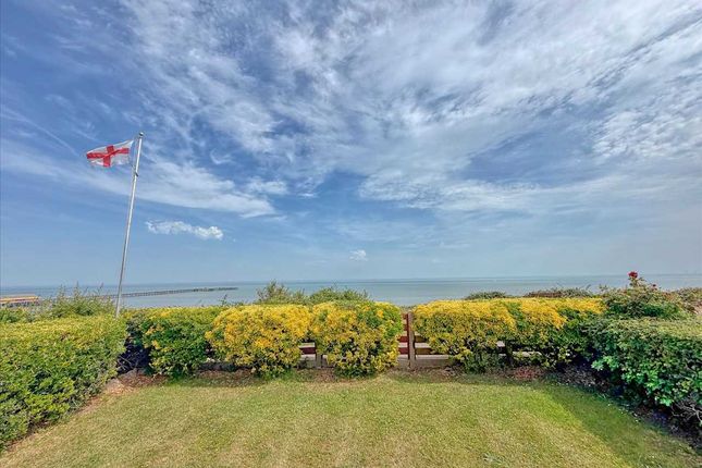19, Southcliff Parade, Walton on the naze photo 2