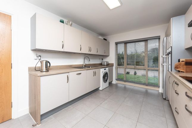 46, Arnall Street, West Yorkshire photo 4
