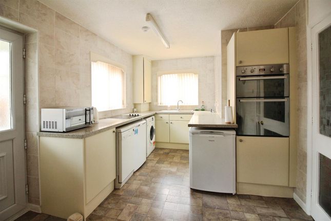 2, Oakdale Meadow, Leeds photo 2