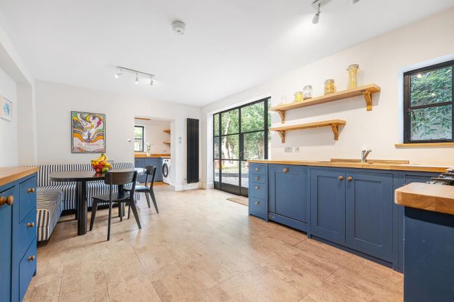 8, Dalberg Road, London photo 4