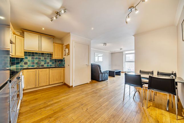 Flat 204, Baltic Quay, London photo 2