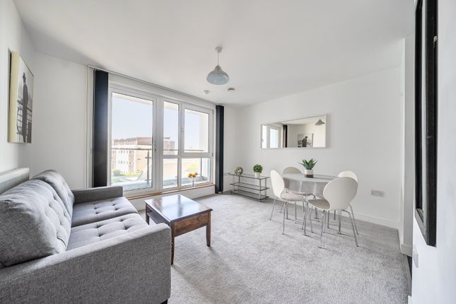 46 Sapphire Court,, Ocean Way, Hampshire photo 3