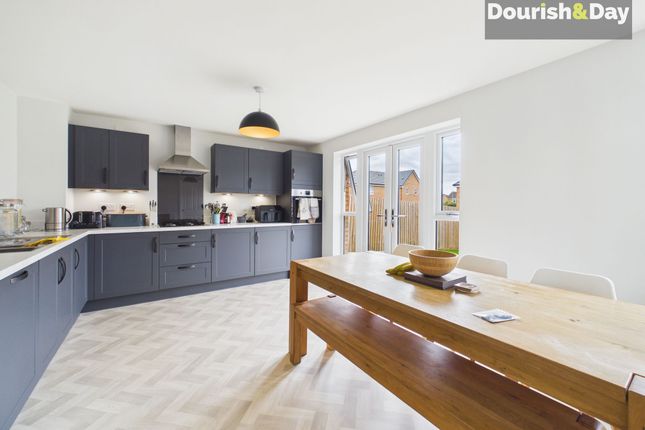 44 Cardamine Parade, Stafford photo 2