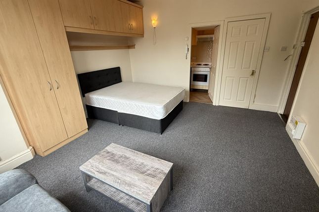 FLAT 6, 32, Moorfield Road, Manchester photo 3