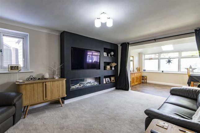 6, Netherfield Close, Chesterfield photo 2