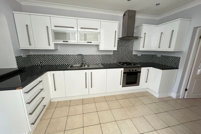 Lloyds Terrace, Port Talbot photo 4